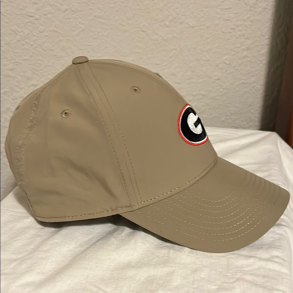 Georgia Bulldogs Nike Khaki Cap/Hat with Embroidered Logo - Picture 3 of 7